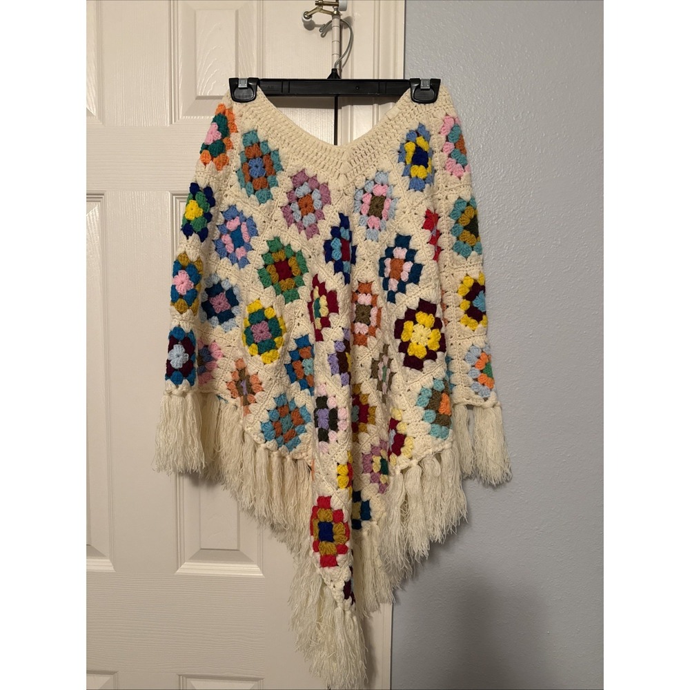 SAN YUEH HANDICRAFT CO. LTD. Handmade Crochet 1970s Poncho Women's Size S Small
